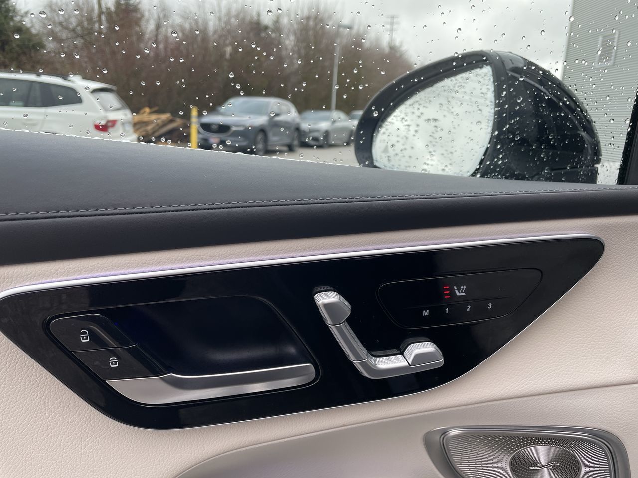 2023 Mercedes-Benz GLC300