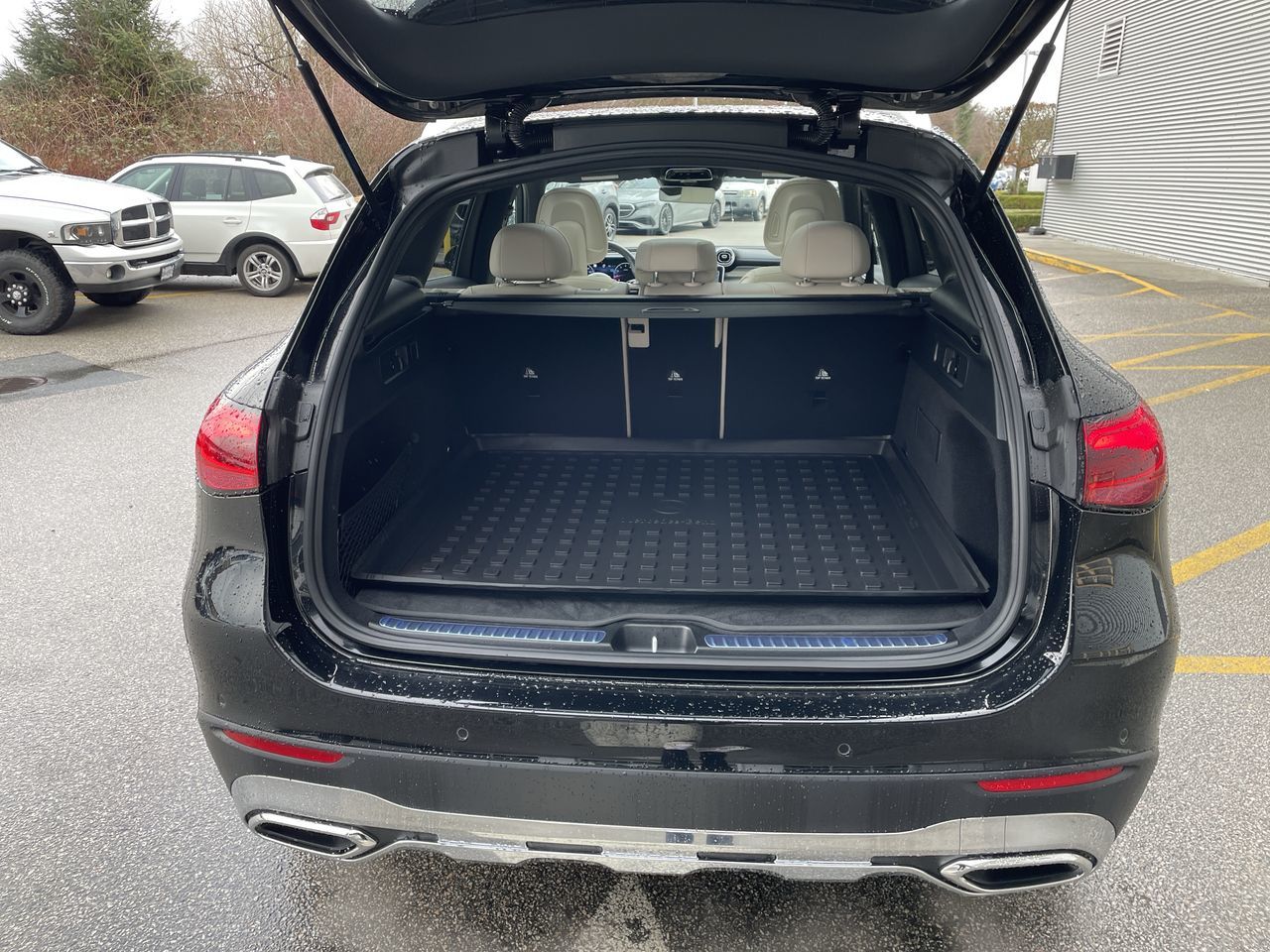 2023 Mercedes-Benz GLC300