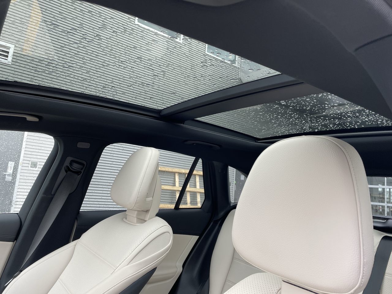 2023 Mercedes-Benz GLC300