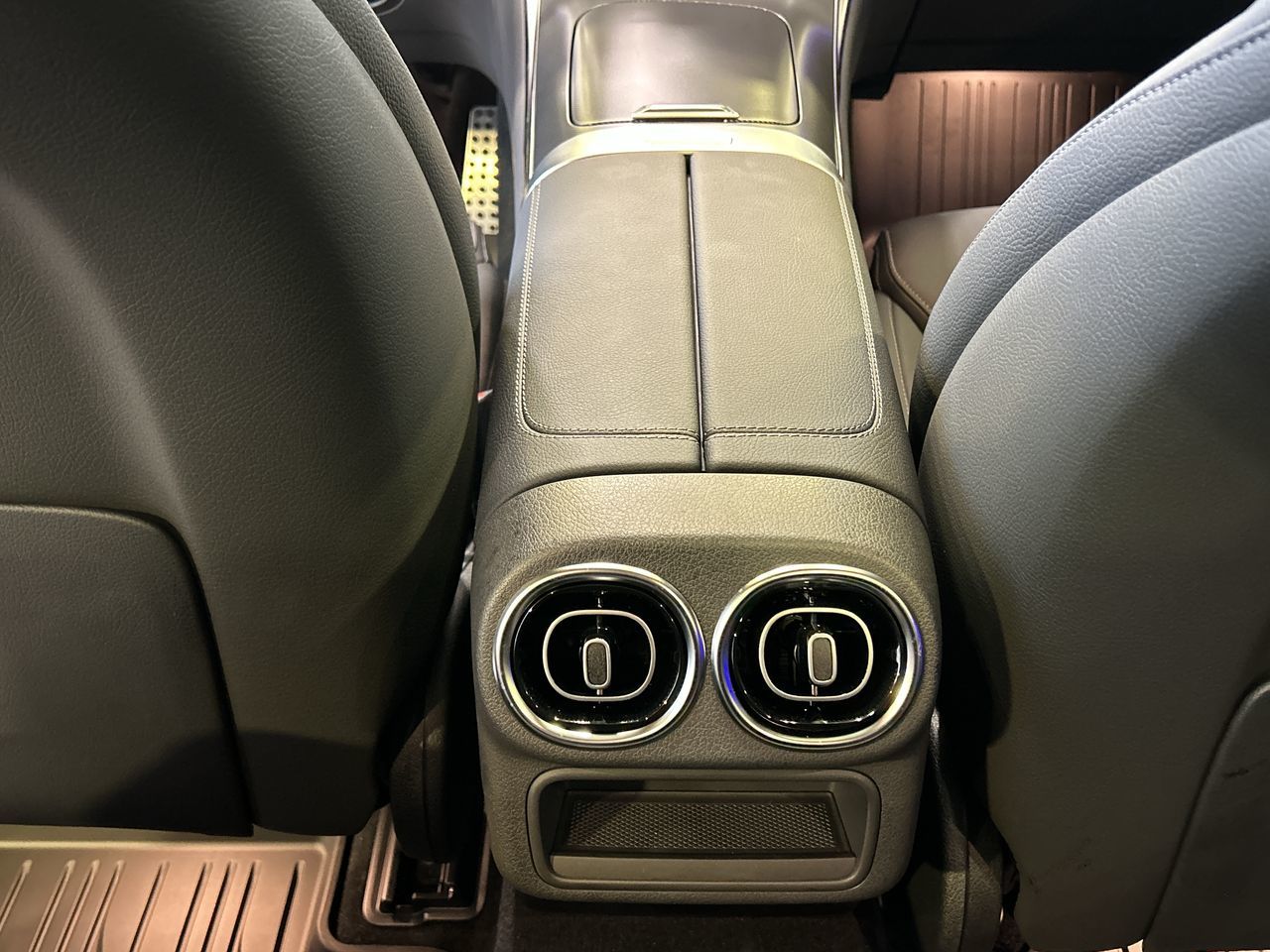 2023 Mercedes-Benz GLC300