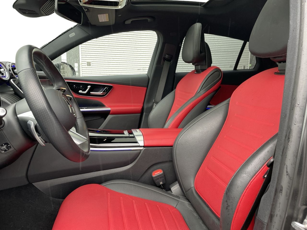 2025 Mercedes-Benz GLC300