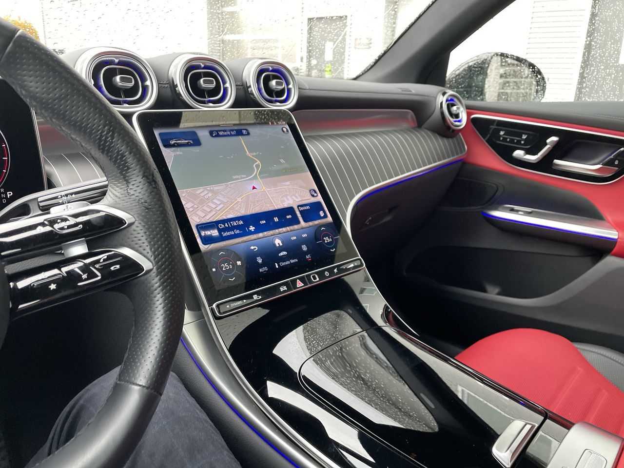 2025 Mercedes-Benz GLC300