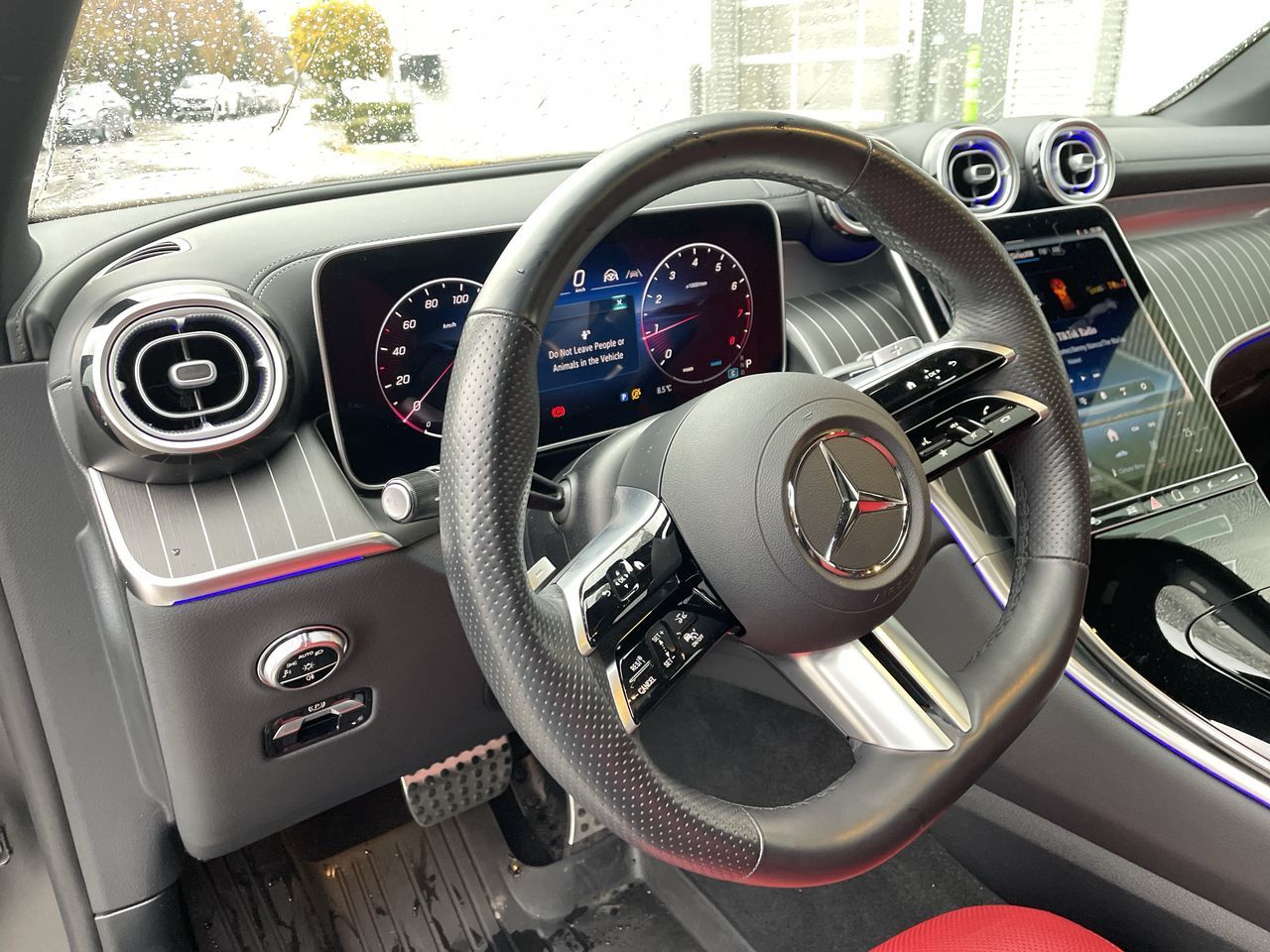 2025 Mercedes-Benz GLC300