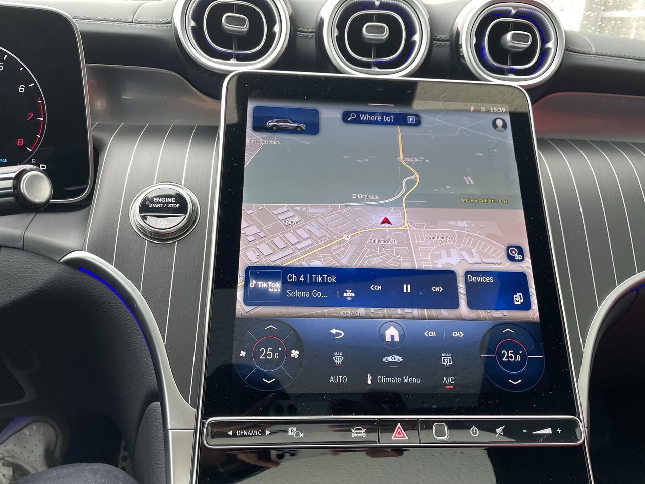 2025 Mercedes-Benz GLC300