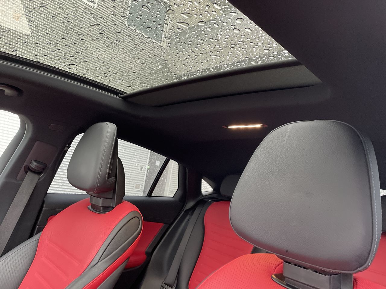 2025 Mercedes-Benz GLC300