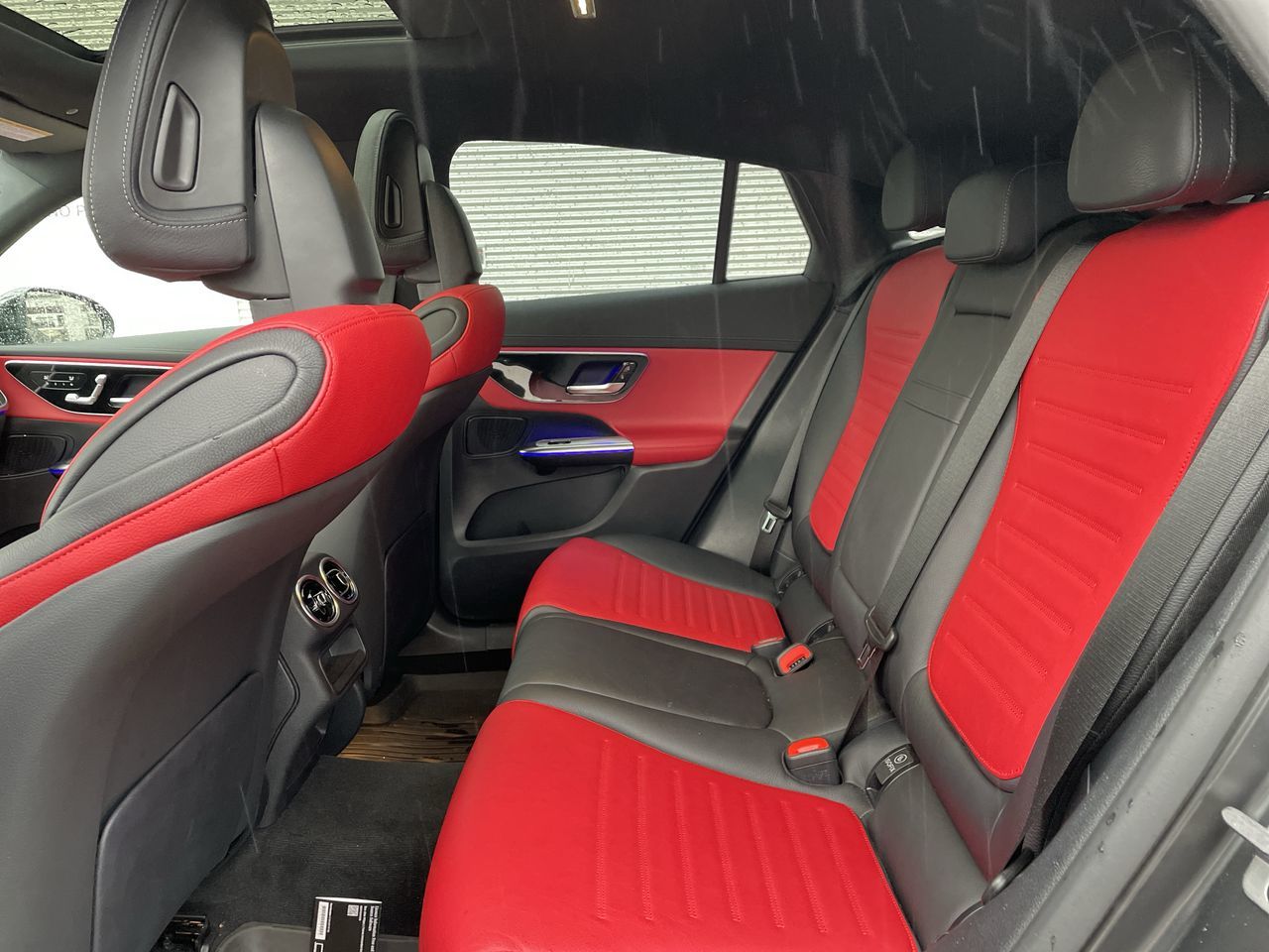 2025 Mercedes-Benz GLC300