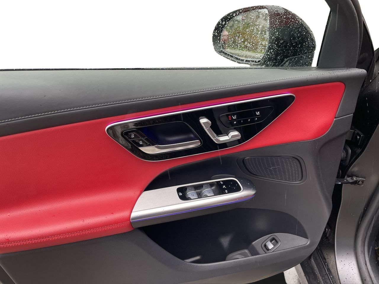 2025 Mercedes-Benz GLC300