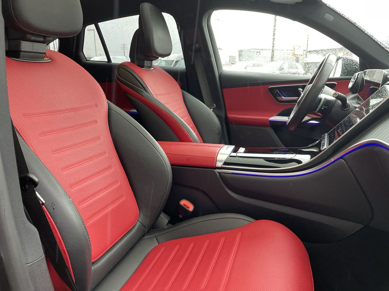 2025 Mercedes-Benz GLC300