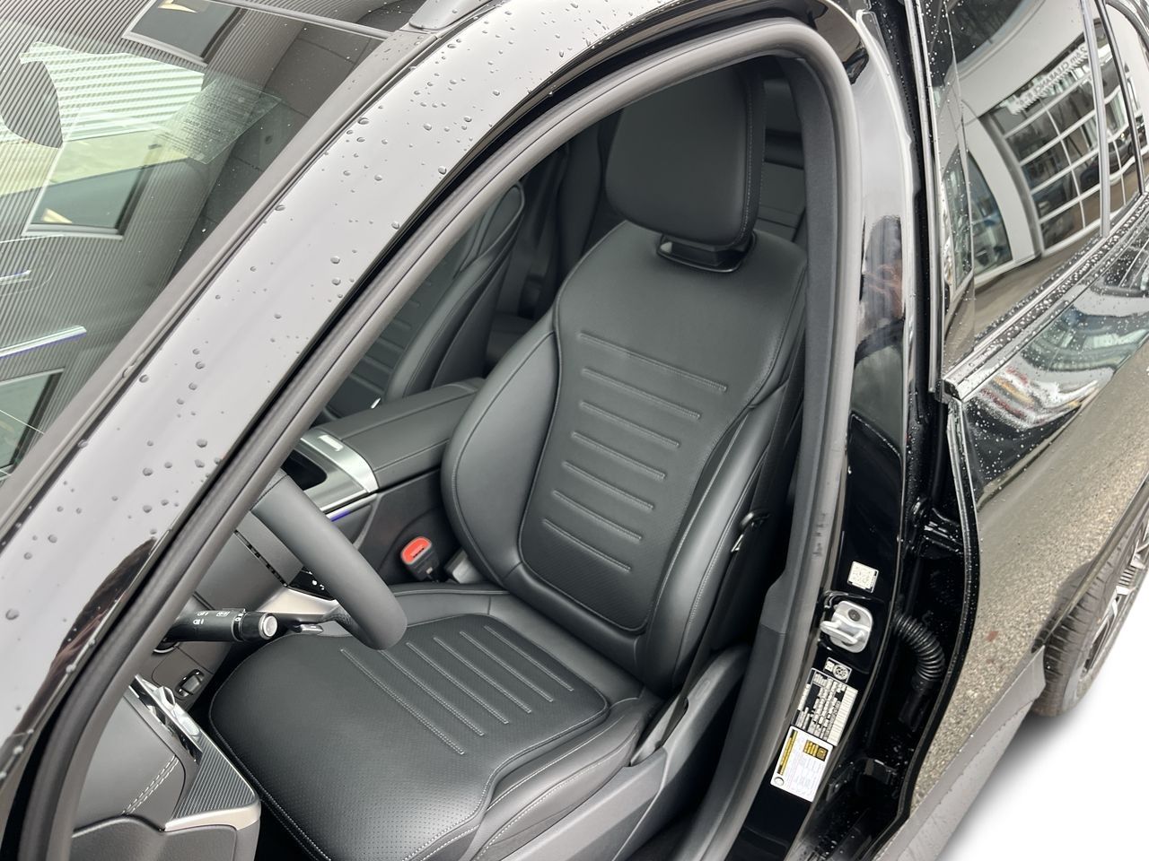 2025 Mercedes-Benz GLC300