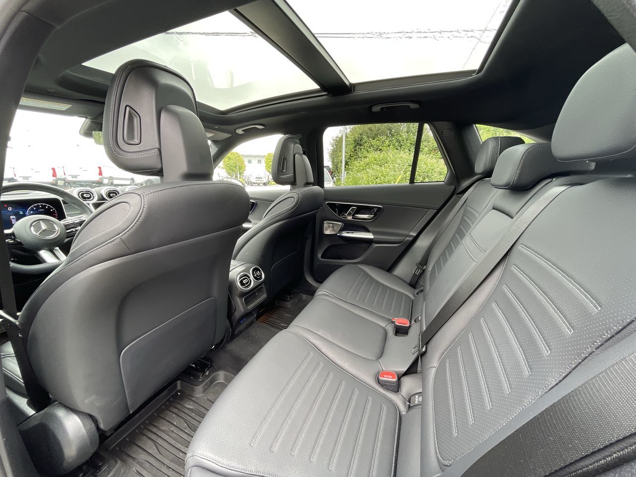 2025 Mercedes-Benz GLC300