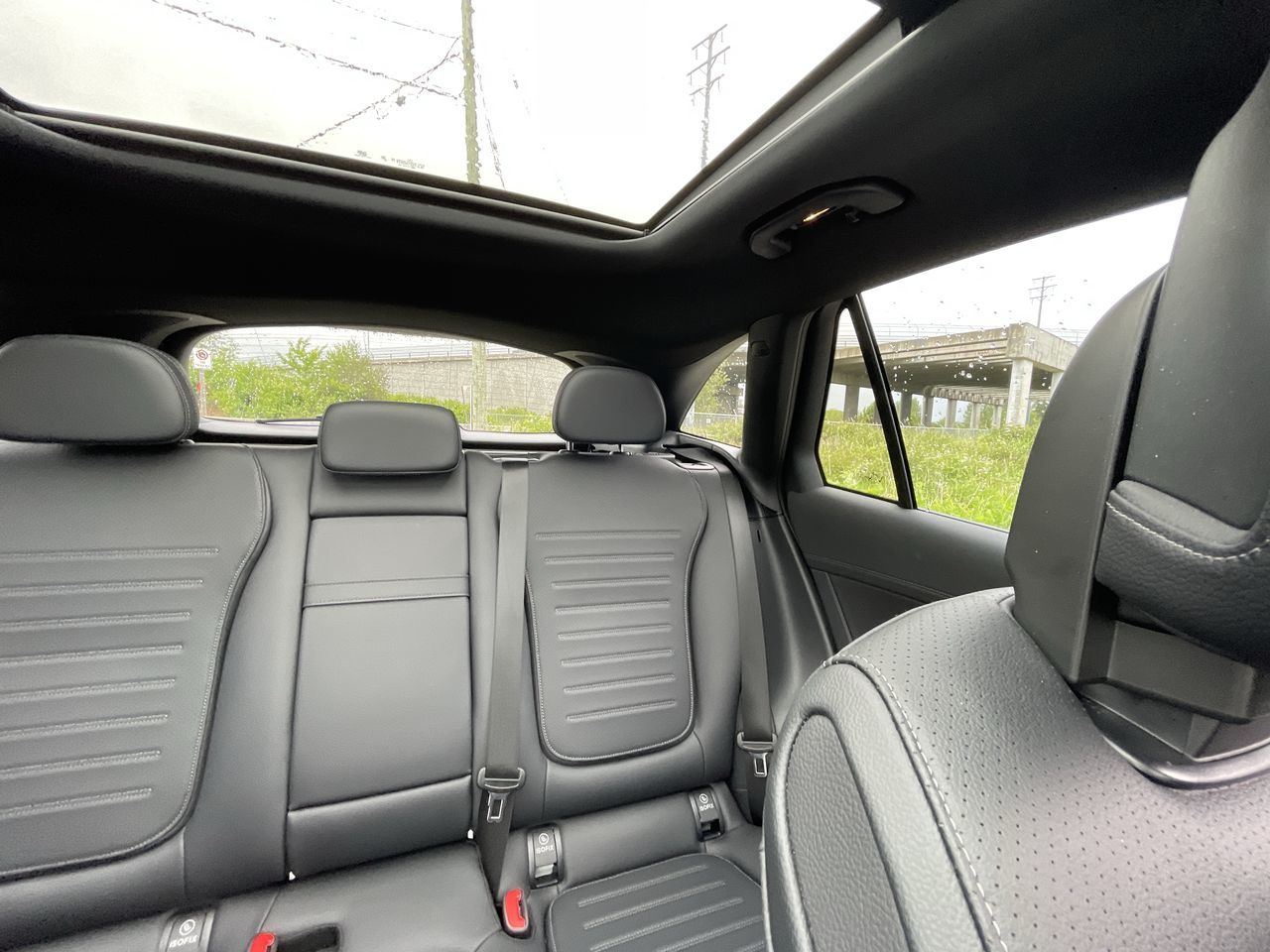 2025 Mercedes-Benz GLC300
