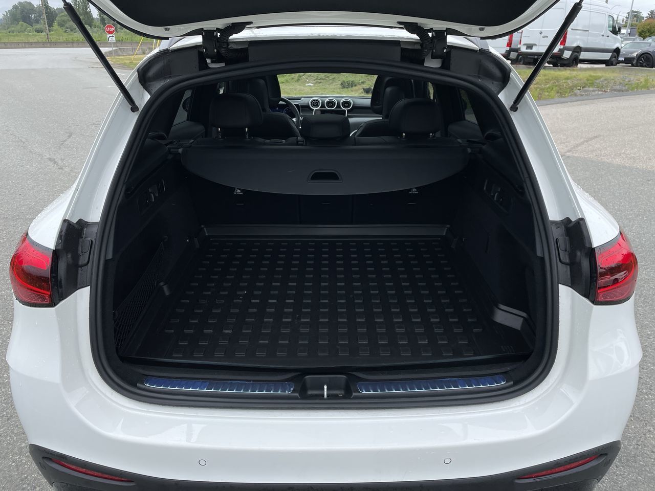 2025 Mercedes-Benz GLC300