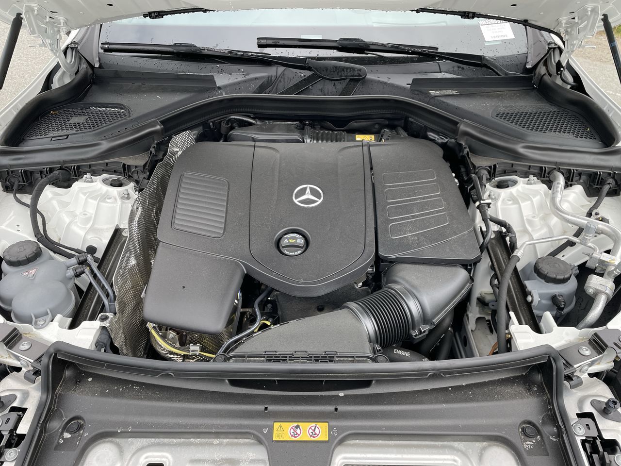 2025 Mercedes-Benz GLC300