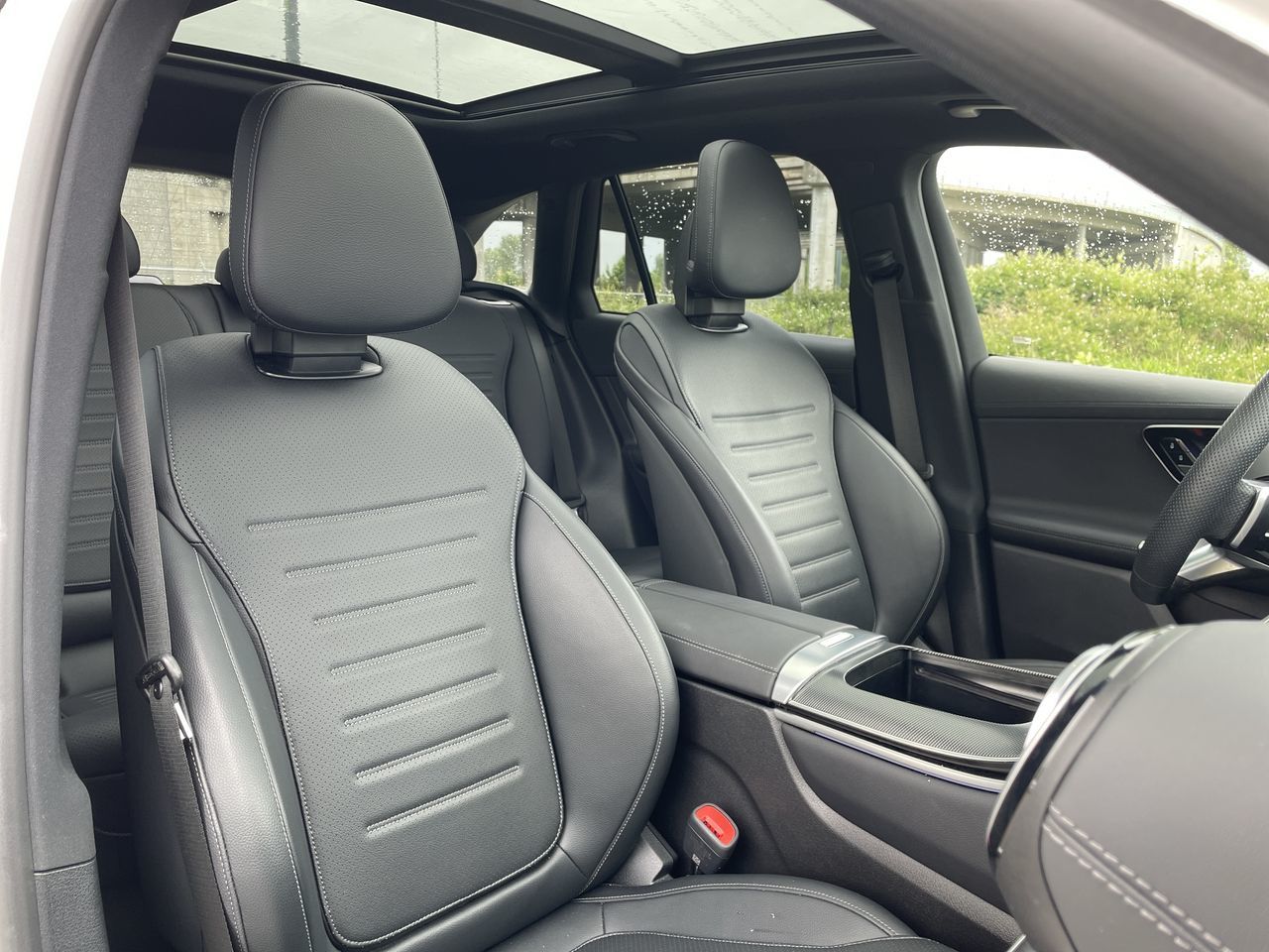 2025 Mercedes-Benz GLC300