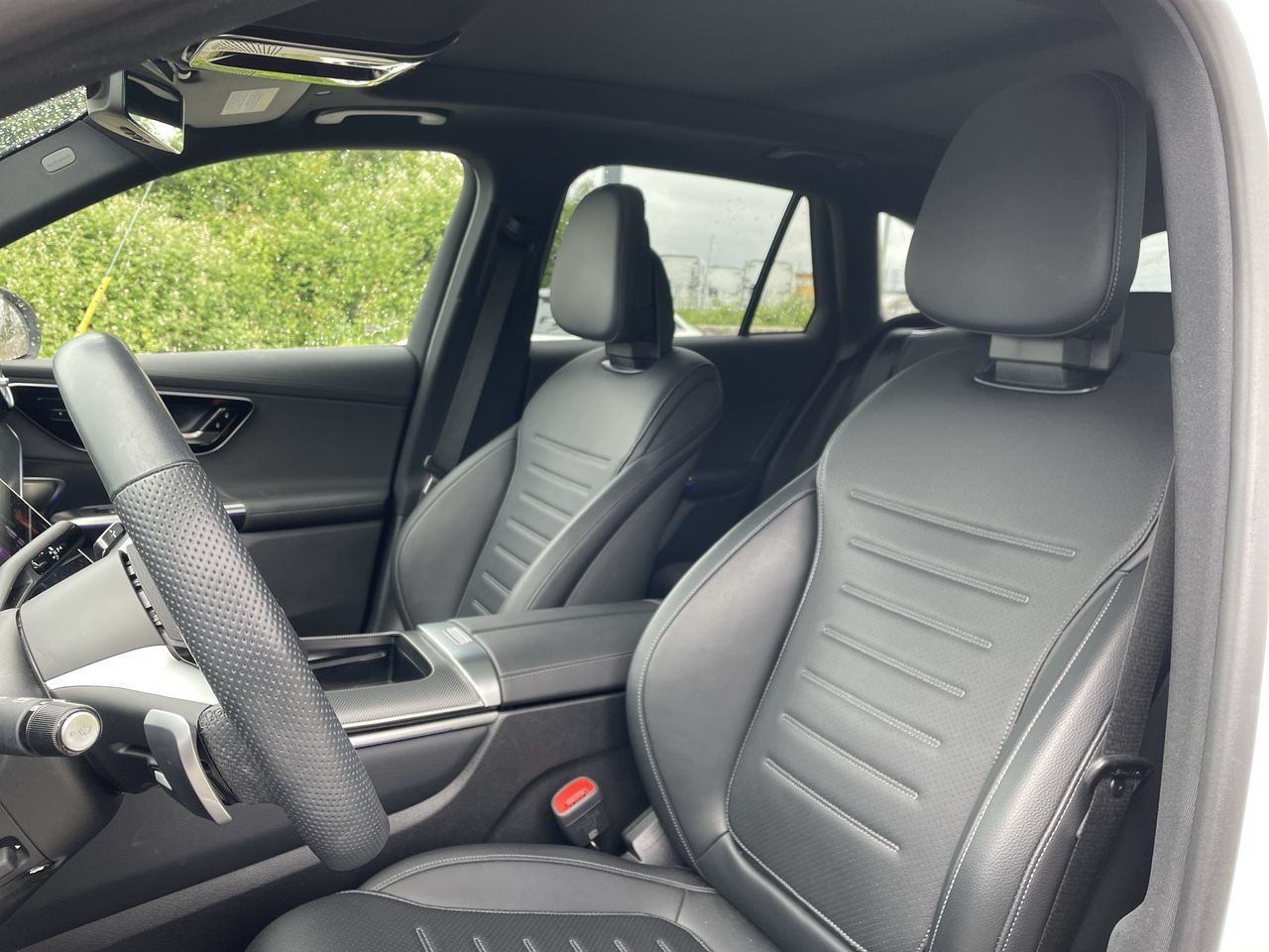 2025 Mercedes-Benz GLC300