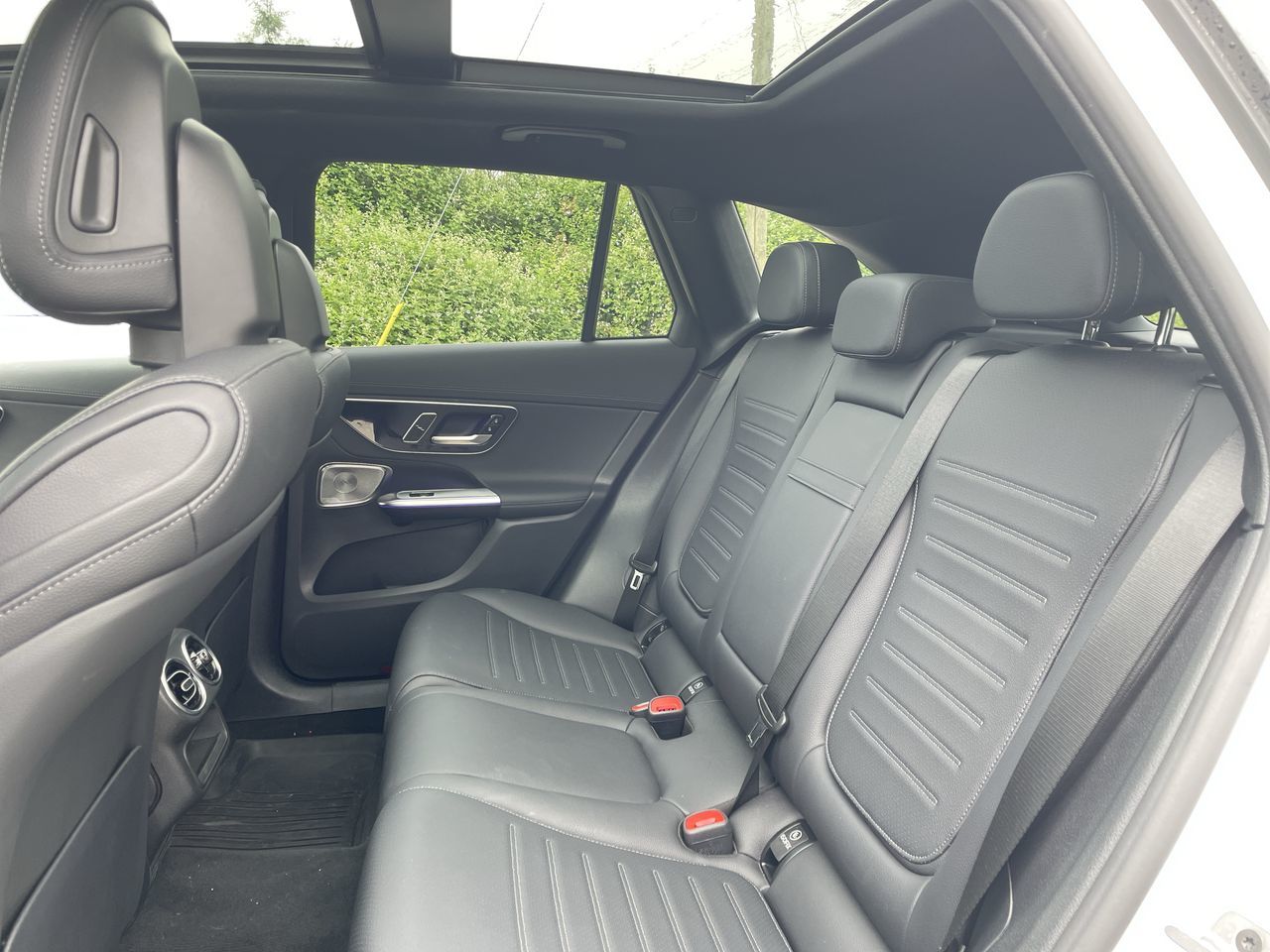 2025 Mercedes-Benz GLC300