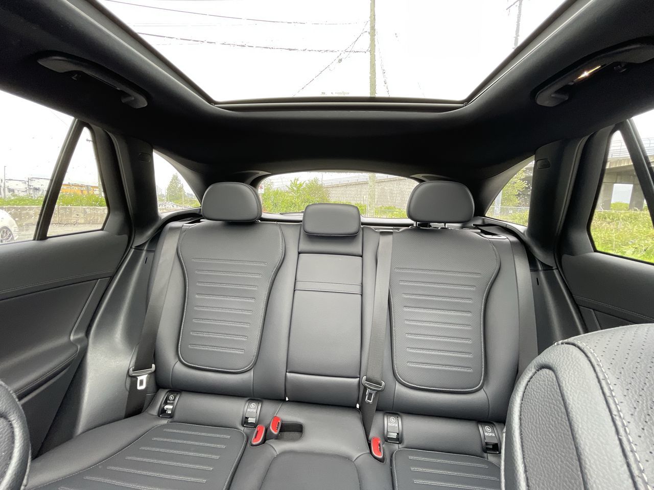 2025 Mercedes-Benz GLC300