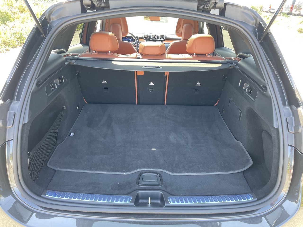 2025 Mercedes-Benz GLC300