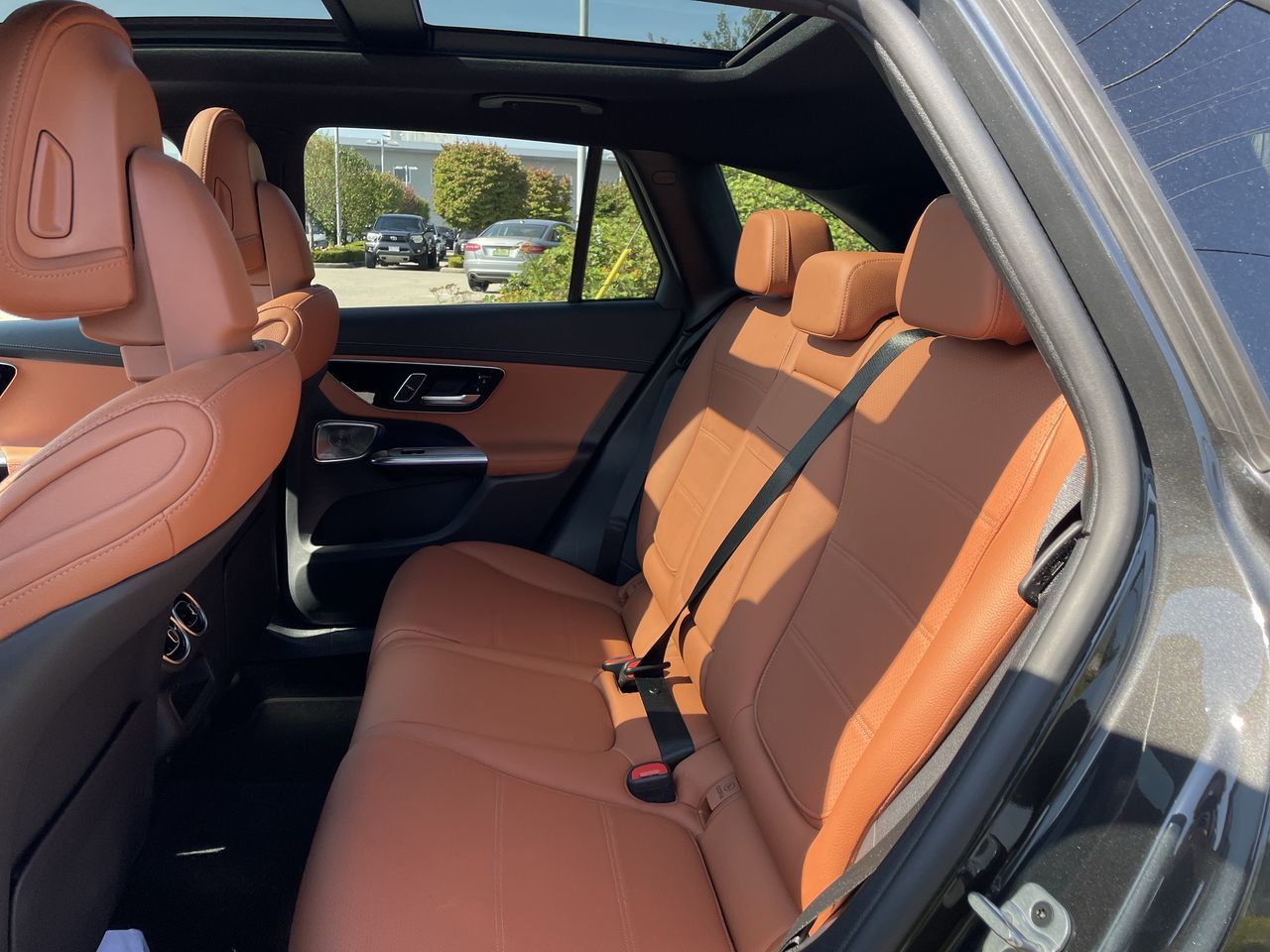 2025 Mercedes-Benz GLC300