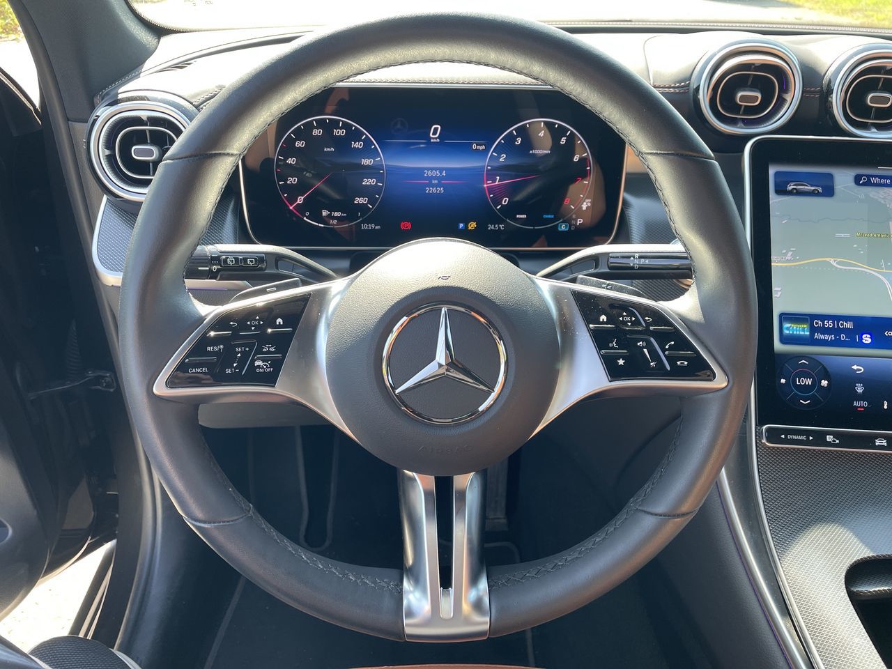2025 Mercedes-Benz GLC300