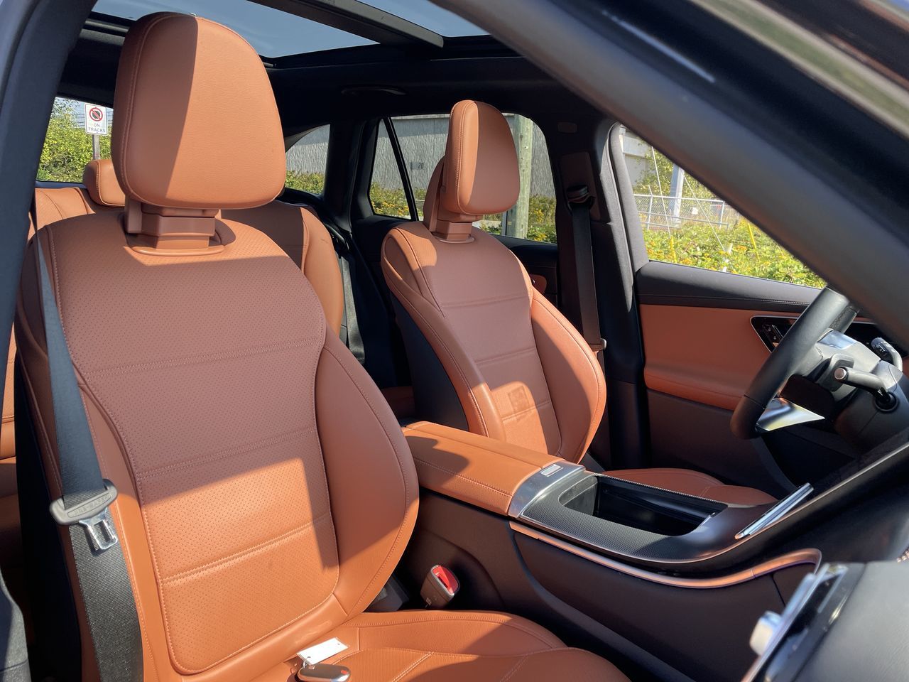 2025 Mercedes-Benz GLC300
