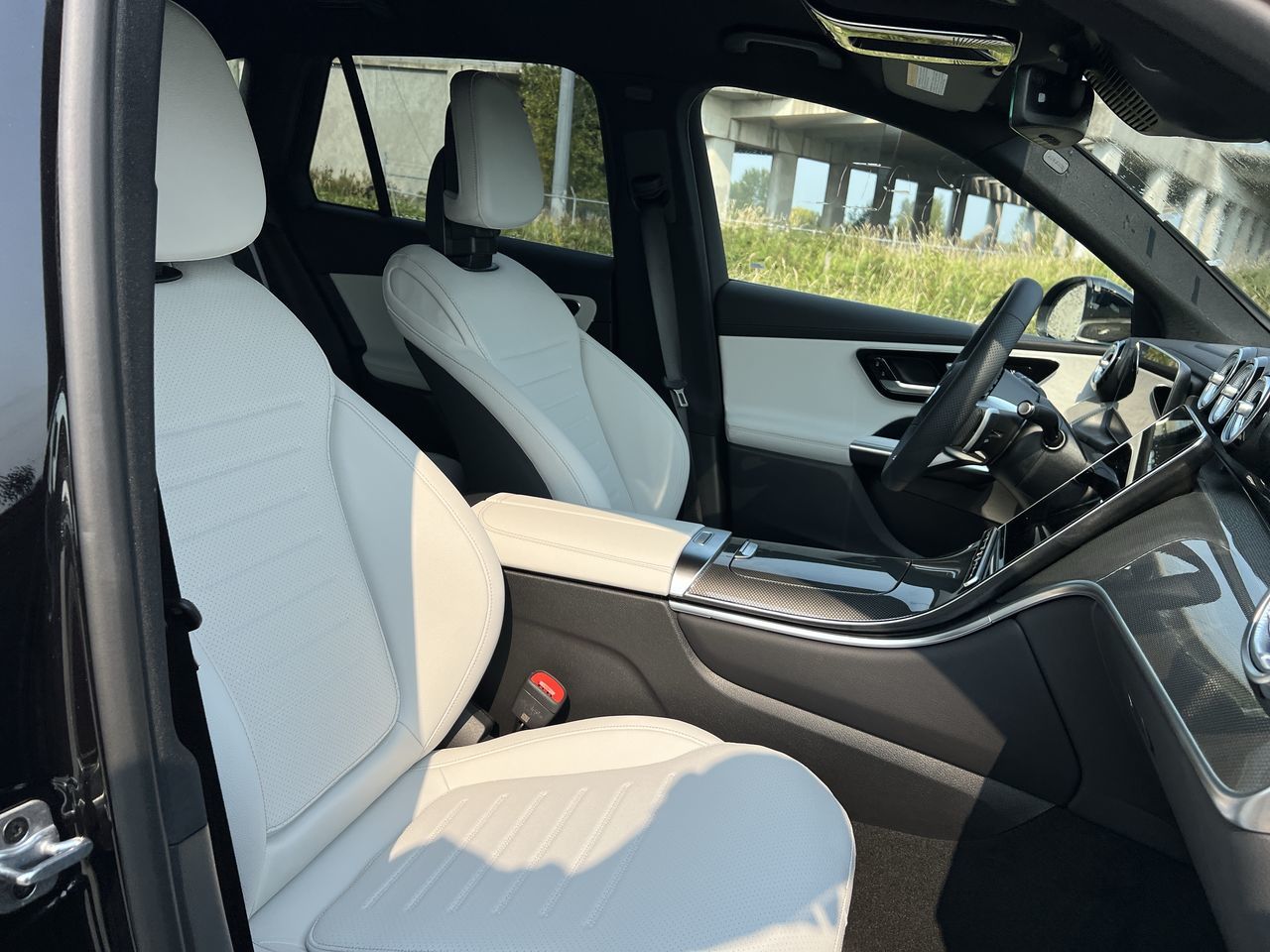 2026 Mercedes-Benz GLC300