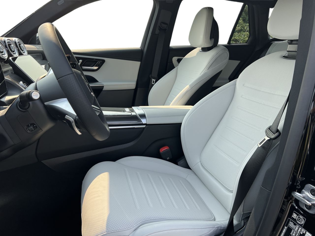 2026 Mercedes-Benz GLC300