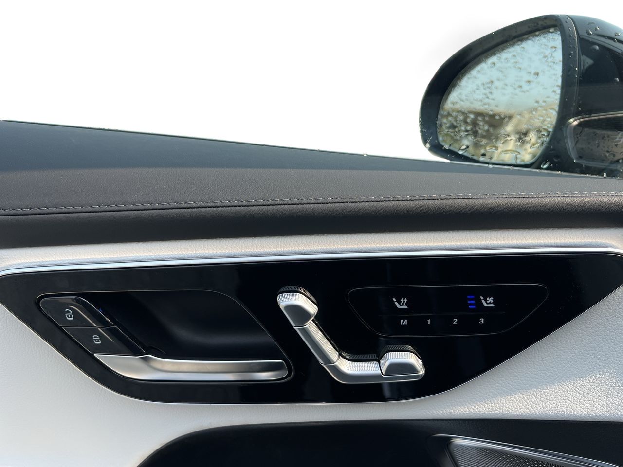 2026 Mercedes-Benz GLC300