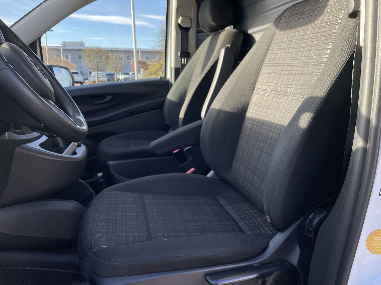 Mercedes-Benz Metris Cargo Van 135