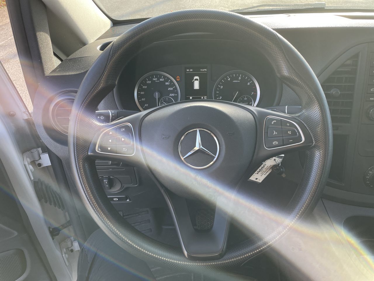 Mercedes-Benz Metris Cargo Van 135