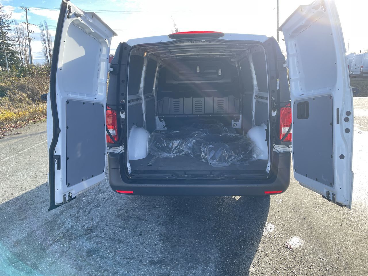 Mercedes-Benz Metris Cargo Van 135