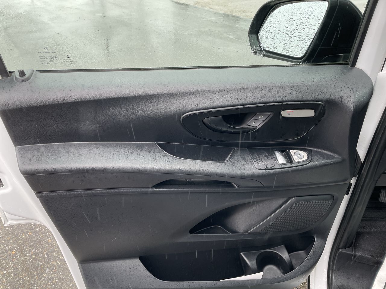 2021  Metris Cargo Van 135