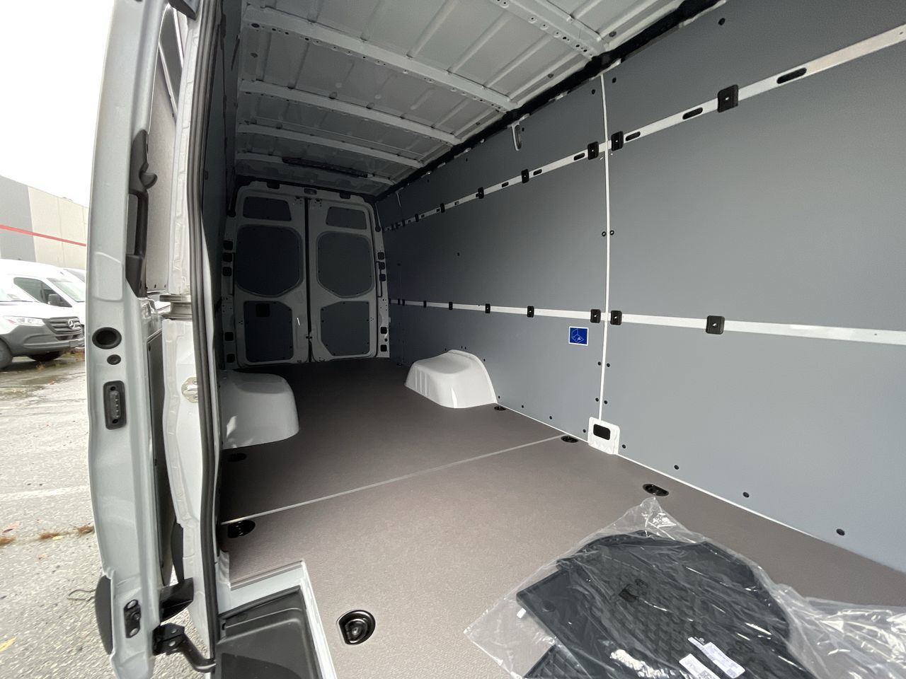 2025 Mercedes-Benz Sprinter 3500XD