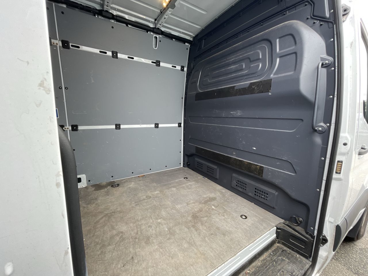 2022 Mercedes-Benz Sprinter Gas 2500 Cargo