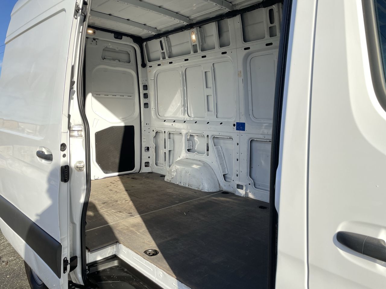 Mercedes-Benz Sprinter V6 2500 Cargo 144  2020 à Langley, Colombie-Britannique