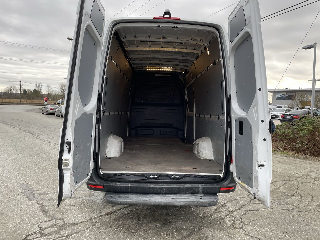 2020 Mercedes-Benz Sprinter V6 2500 Cargo 170