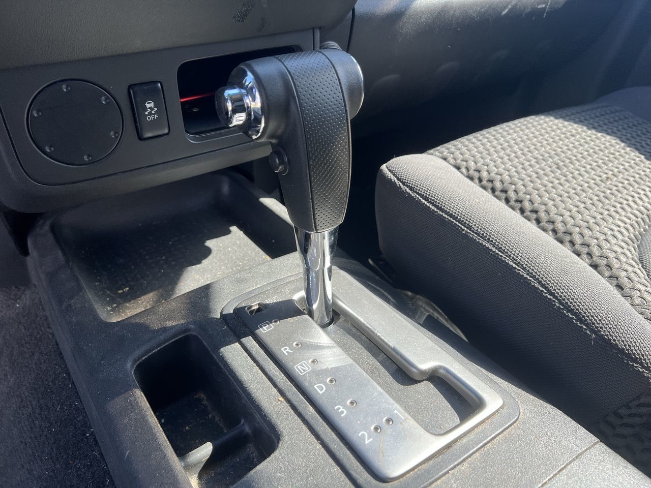 2012 Nissan Frontier Crew Cab in Langley, British Columbia