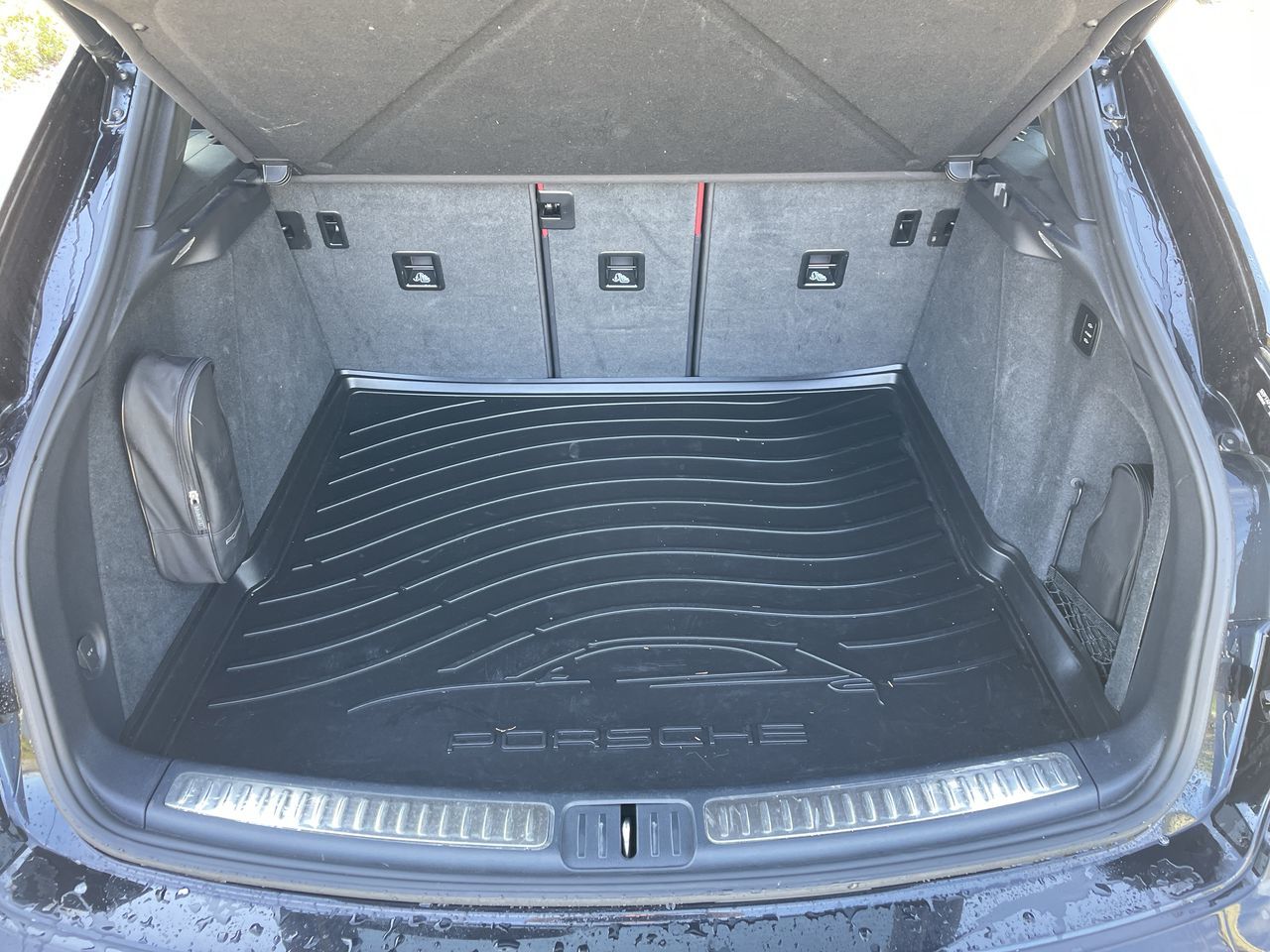 2024 Porsche Macan in Langley, British Columbia