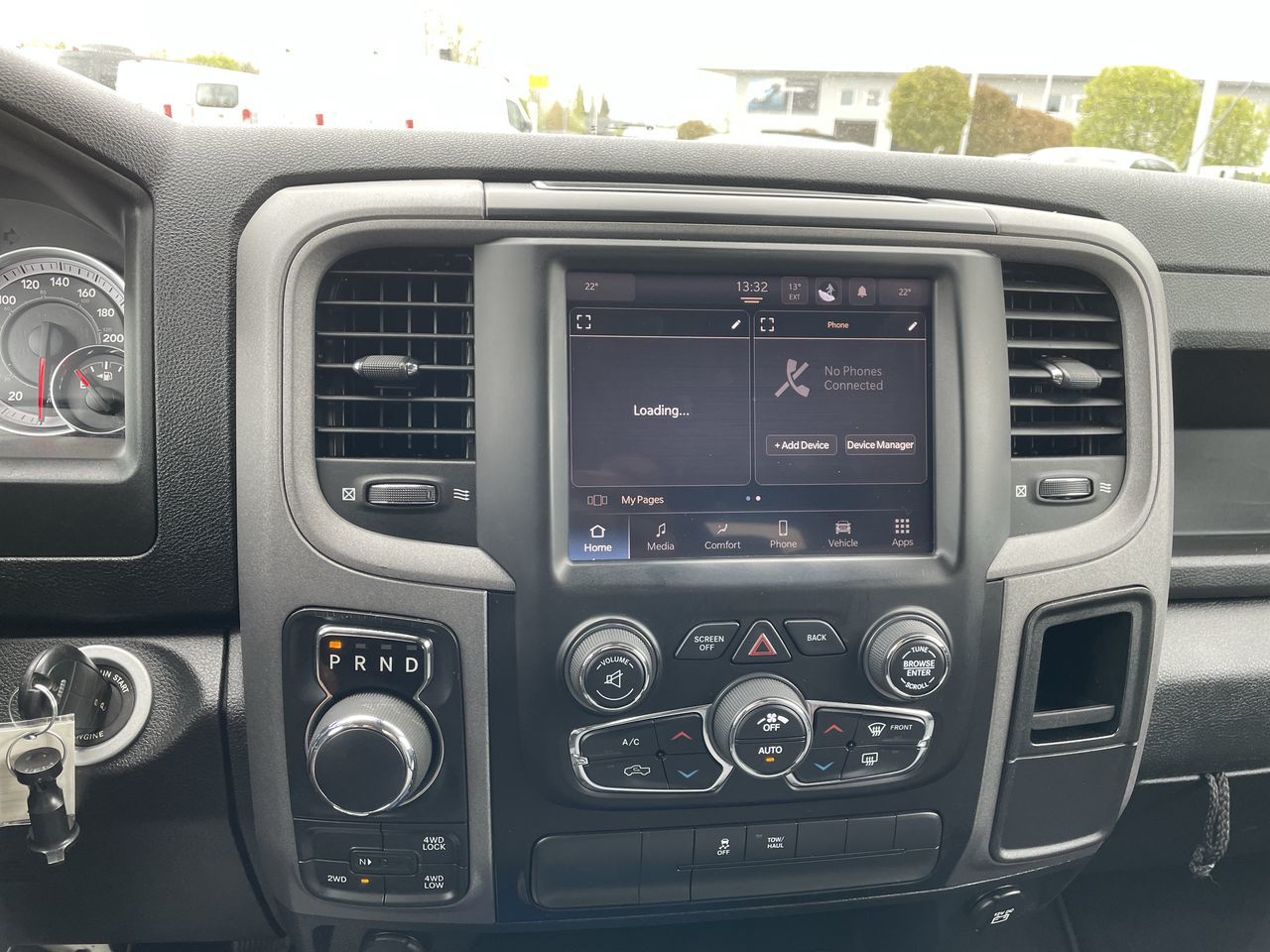 2022  RAM 1500 Classic Crew Cab 4x4 (DS)