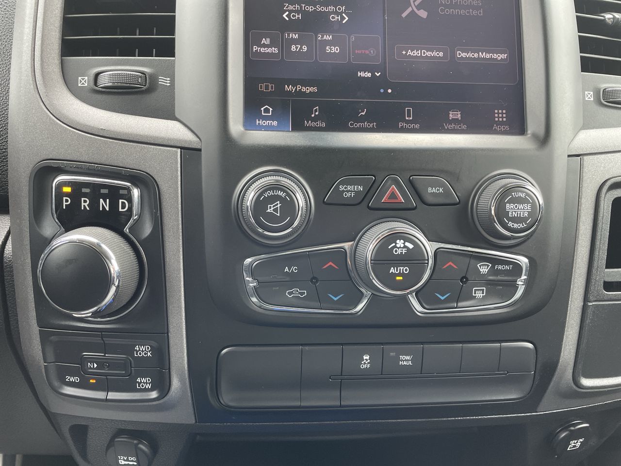 2022  RAM 1500 Classic Crew Cab 4x4 (DS)