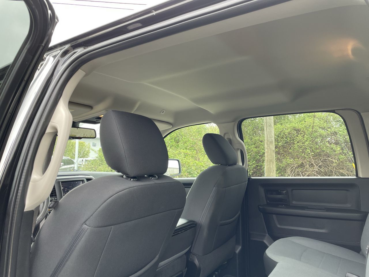 2022  RAM 1500 Classic Crew Cab 4x4 (DS)