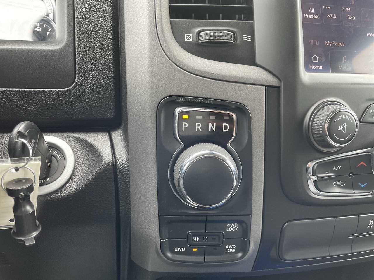 2022  RAM 1500 Classic Crew Cab 4x4 (DS)