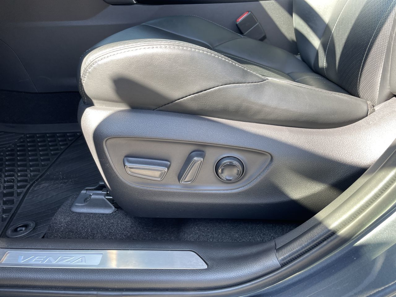 2021  Venza Hybrid