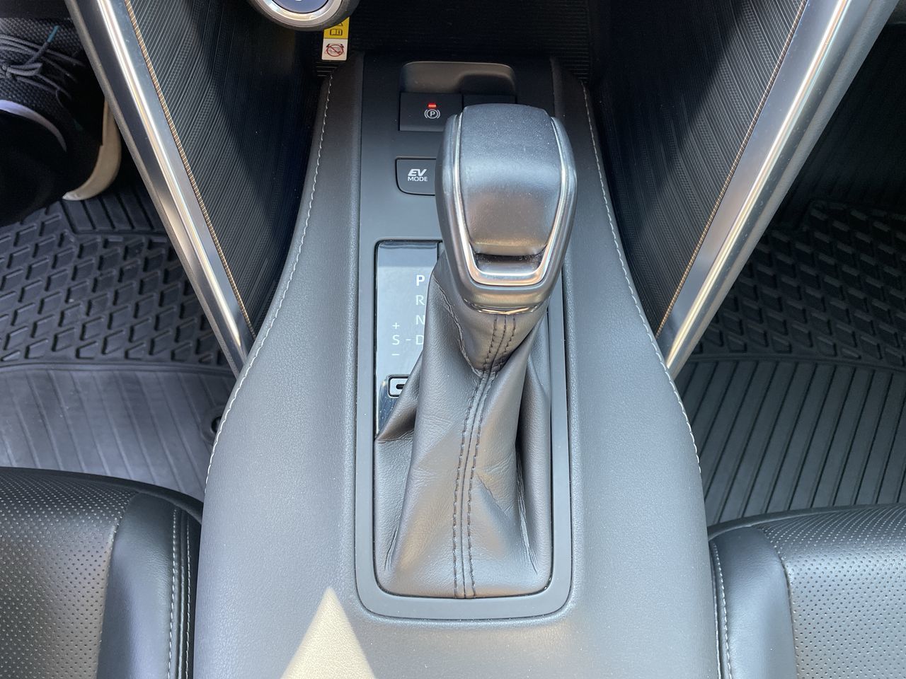 2021  Venza Hybrid