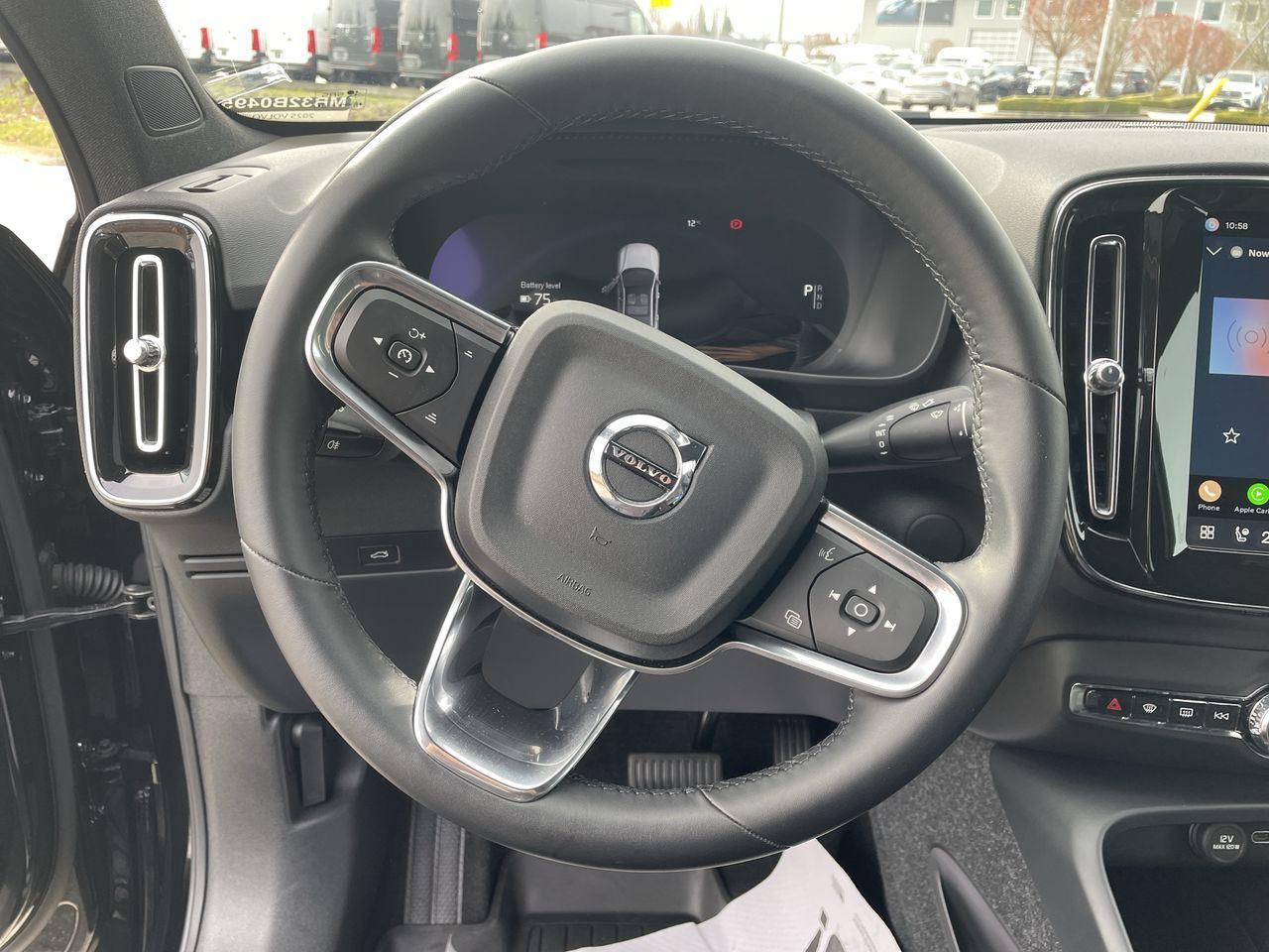 2025 Volvo EC40