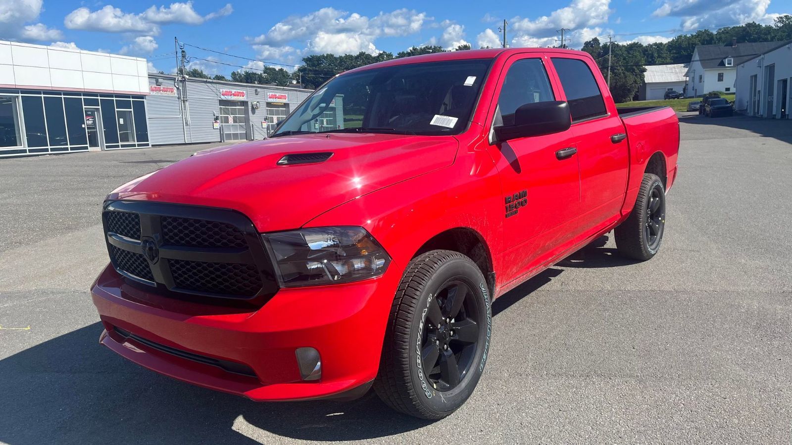 Lapointe Auto à Montmagny Ram 1500 Classic EXPRESS 2023 N1395