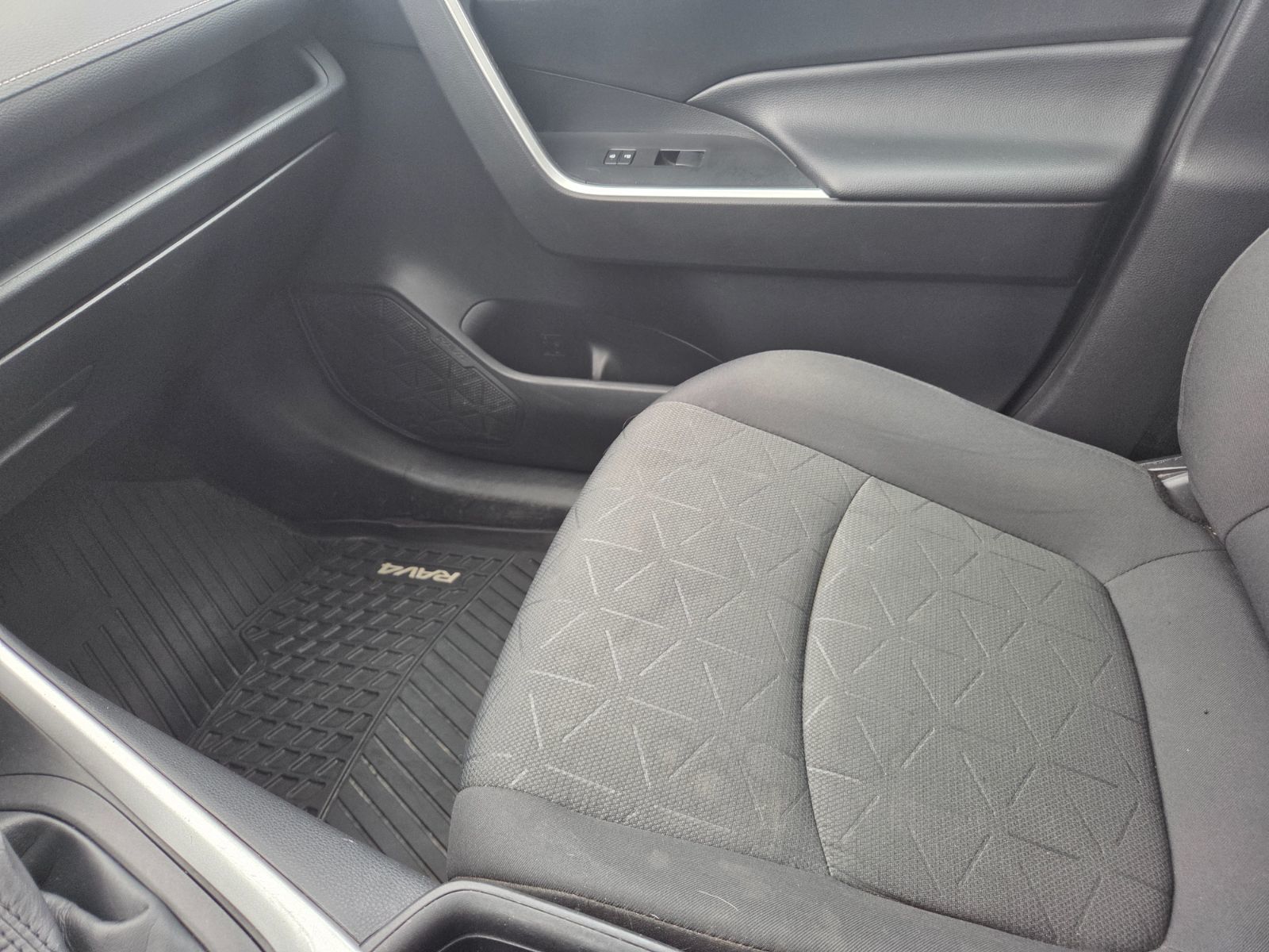 Toyota RAV4 XLE 2021 Qualité Toyota, prix d’occasion : le combo gagnant