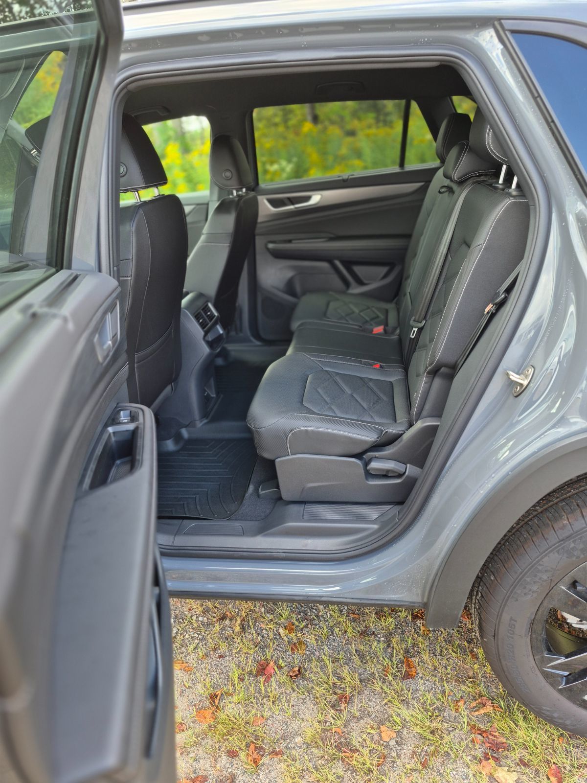 Volkswagen Atlas Cross Sport Comfortline R-Line Black Edition 2025 Cross Sport 2025 : Taillé pour la route, prêt pour l’aventure