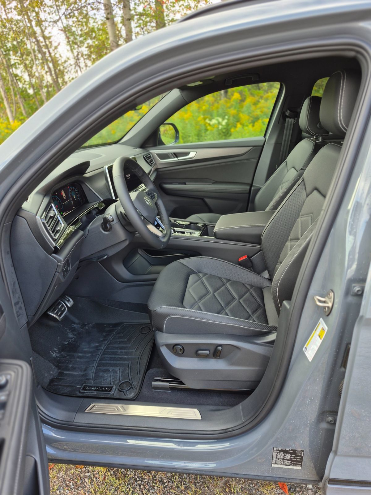 Volkswagen Atlas Cross Sport Comfortline R-Line Black Edition 2025 Cross Sport 2025 : Taillé pour la route, prêt pour l’aventure