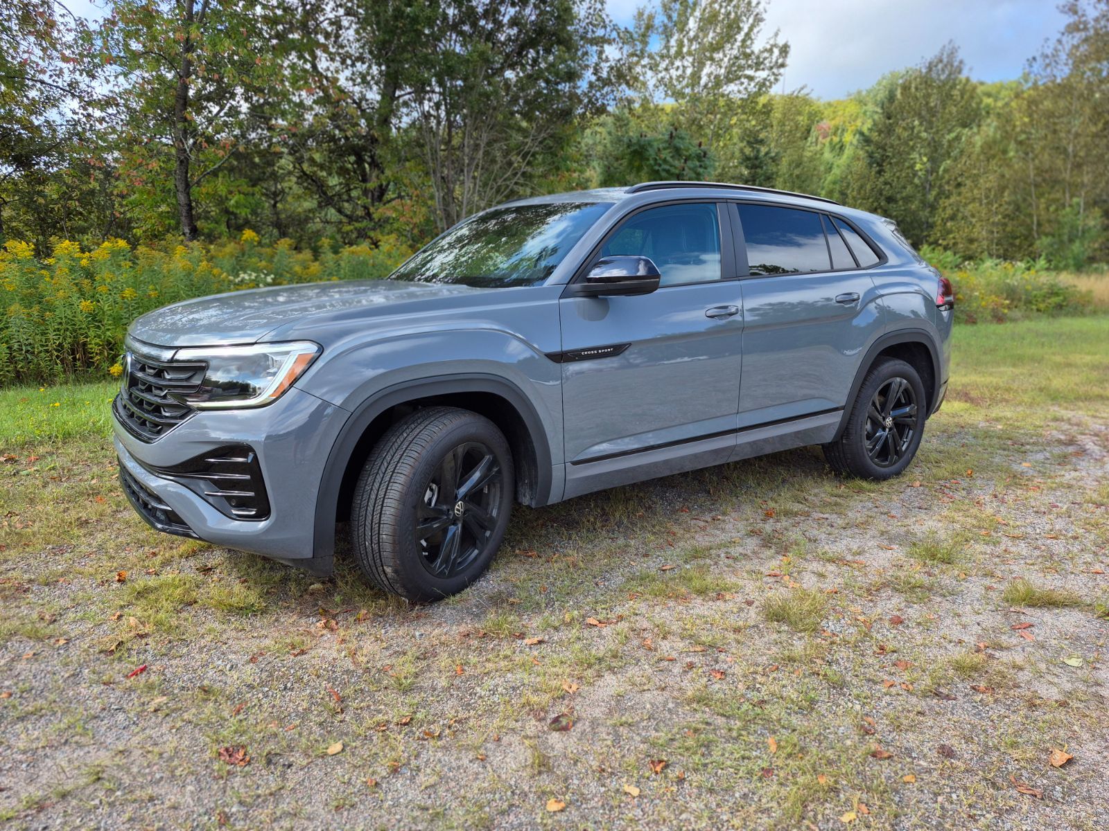 Volkswagen Atlas Cross Sport Comfortline R-Line Black Edition 2025 Cross Sport 2025 : Taillé pour la route, prêt pour l’aventure